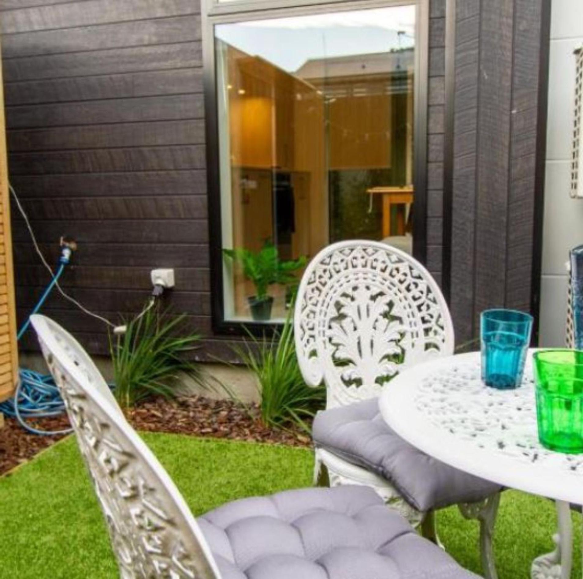 Gorgeous In Green - 2 Bed Central Oasis W/King Bed ไครสต์เชิร์ช ภายนอก รูปภาพ