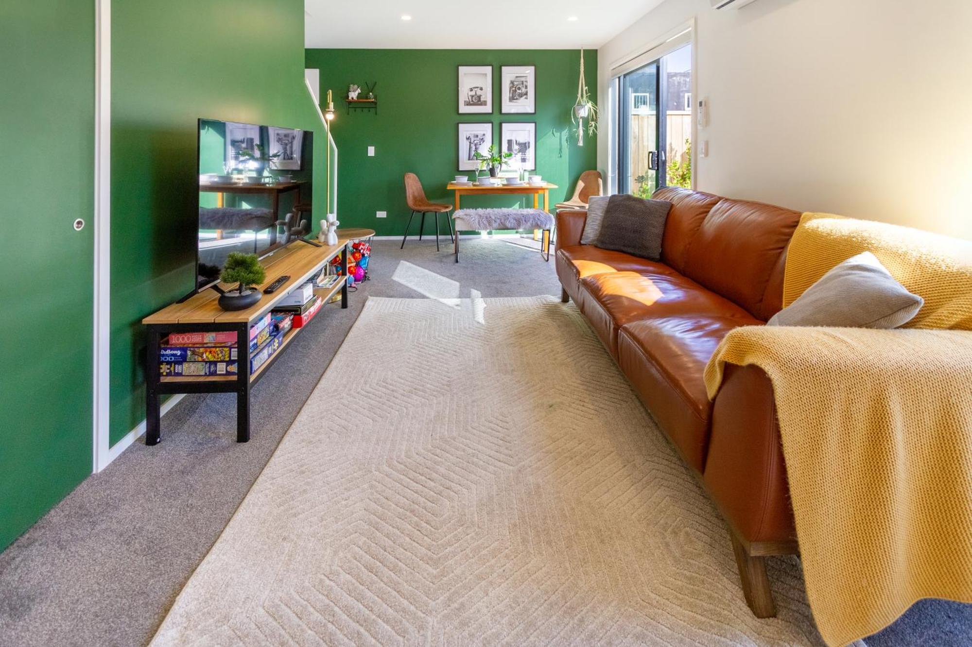 Gorgeous In Green - 2 Bed Central Oasis W/King Bed ไครสต์เชิร์ช ภายนอก รูปภาพ