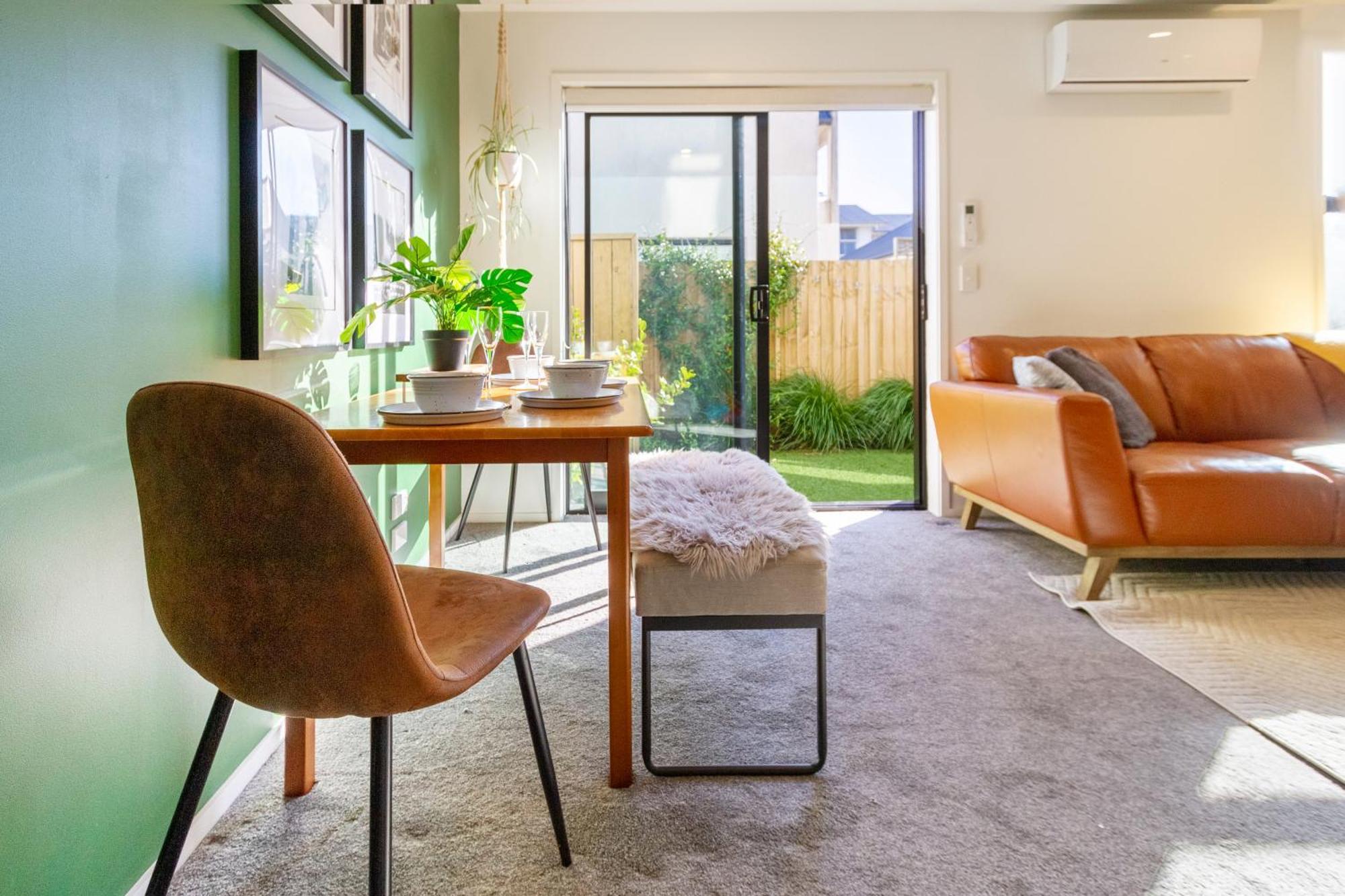Gorgeous In Green - 2 Bed Central Oasis W/King Bed ไครสต์เชิร์ช ภายนอก รูปภาพ